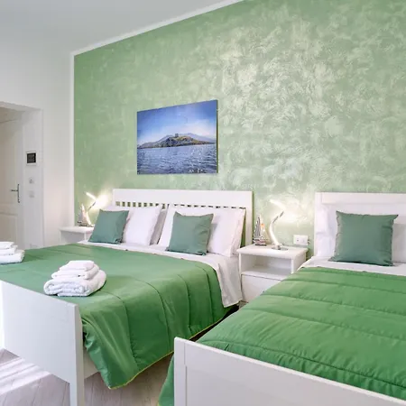Vista Mare Bed & Breakfast 4*